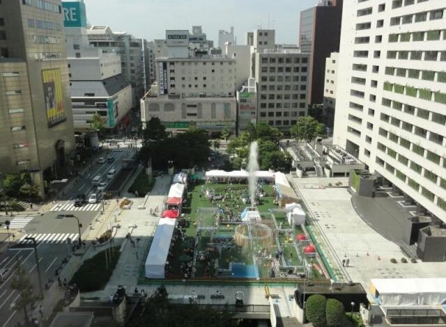福岡市役所西側ふれあい広場に今年も「天神凉園地」がオープン！