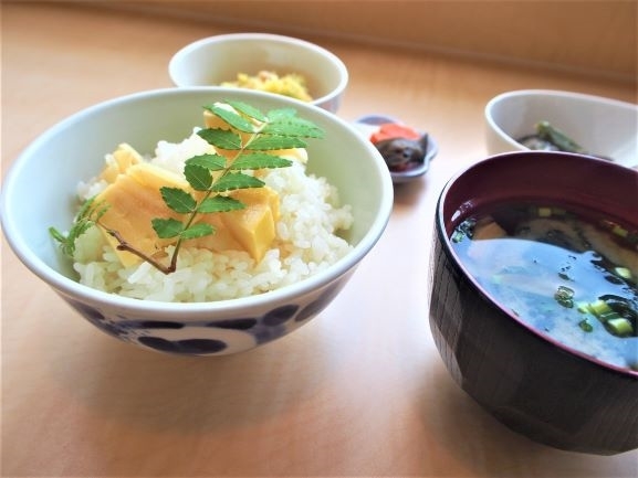 朝食♪　期間限定【筍ごはん】