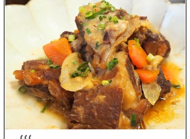 自社生産黒豚のなんこつ煮