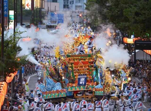 博多の夏の風物詩「博多祇園山笠」